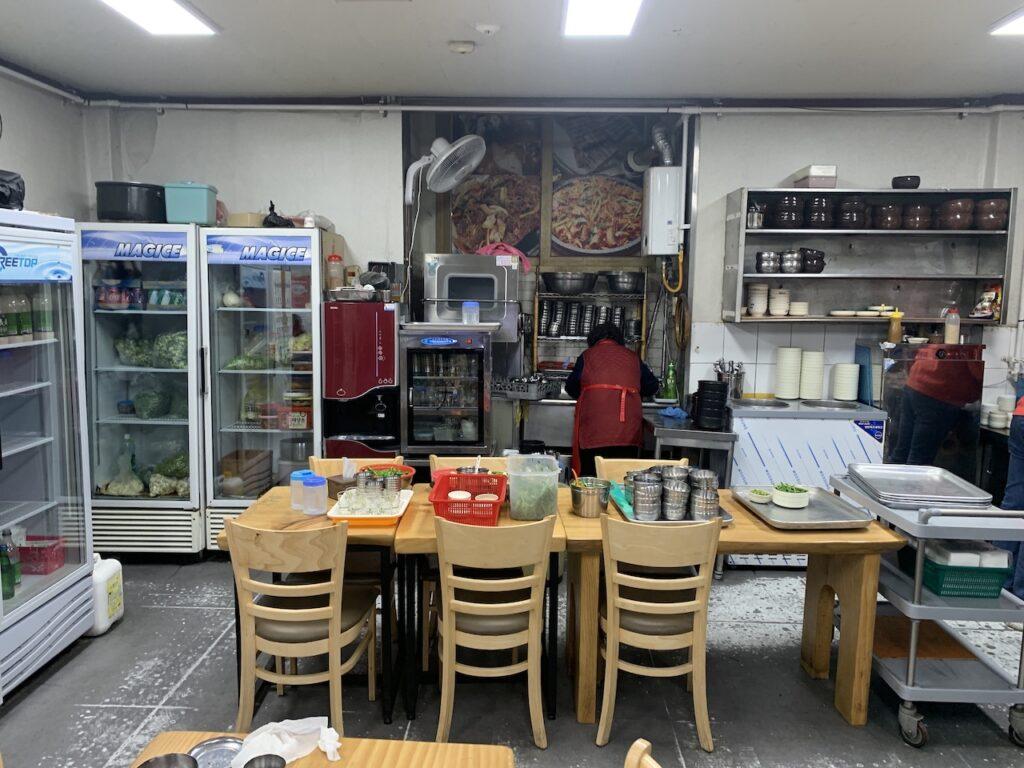 시흥 돼지국밥 실내