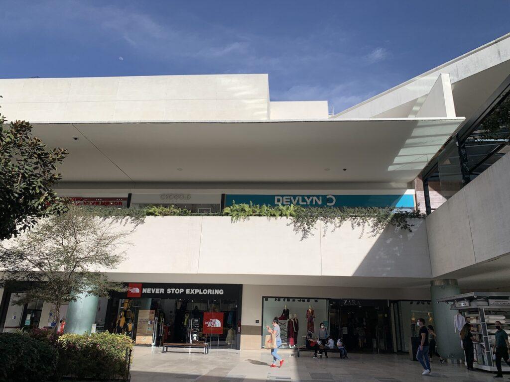 Plaza Andares