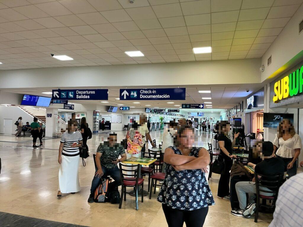비야에르모사 공항 입국장