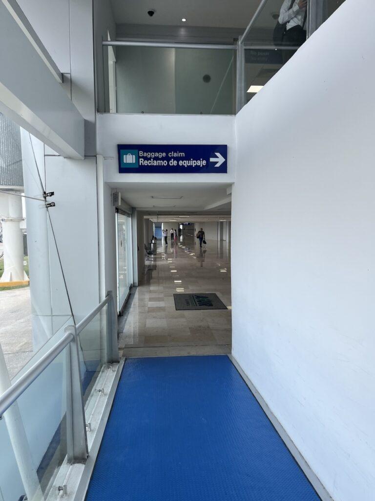 비야에르모사 공항