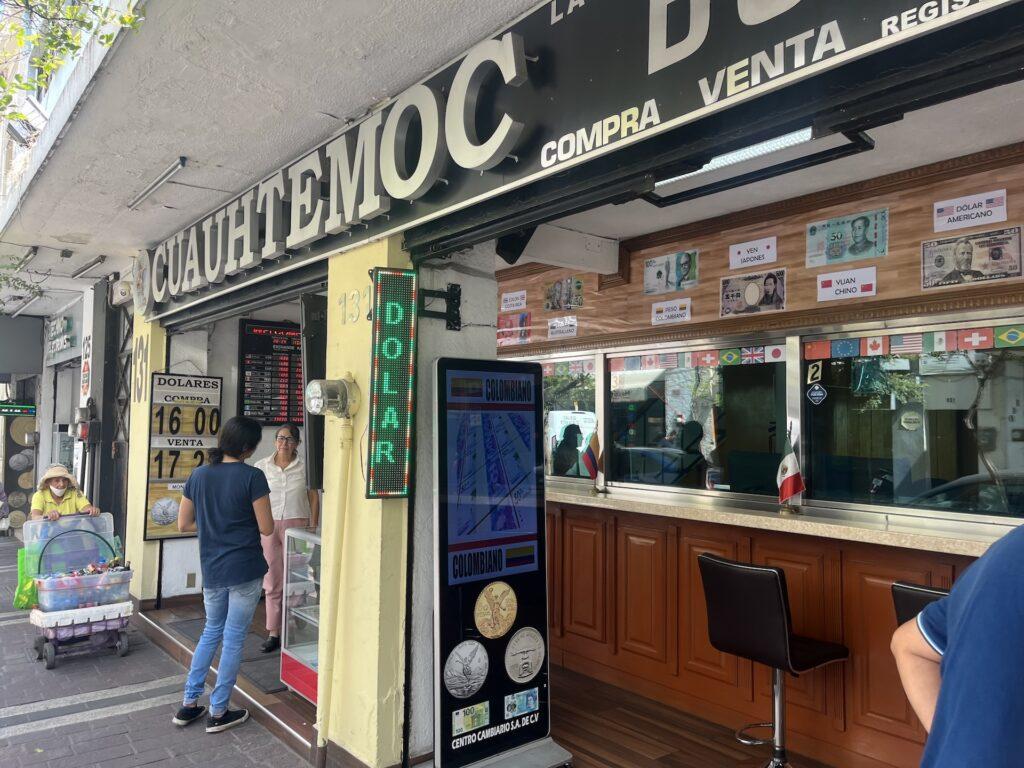 멕시코에서 페소로 환전하는 3가지 방법(공항, 센트로, ATM) 관련 사진 및 안내