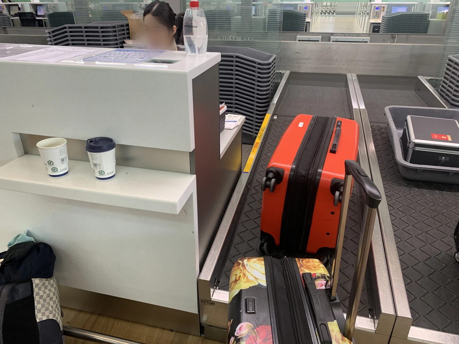 출국 전 기내 반입용 트래블 백과 여행 가방