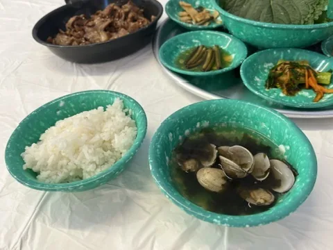 서천 장항 장항집 내돈내산: 1만원에 즐기는 맥문동 돼지불고기 백반과 조개 미역국 솔직 후기