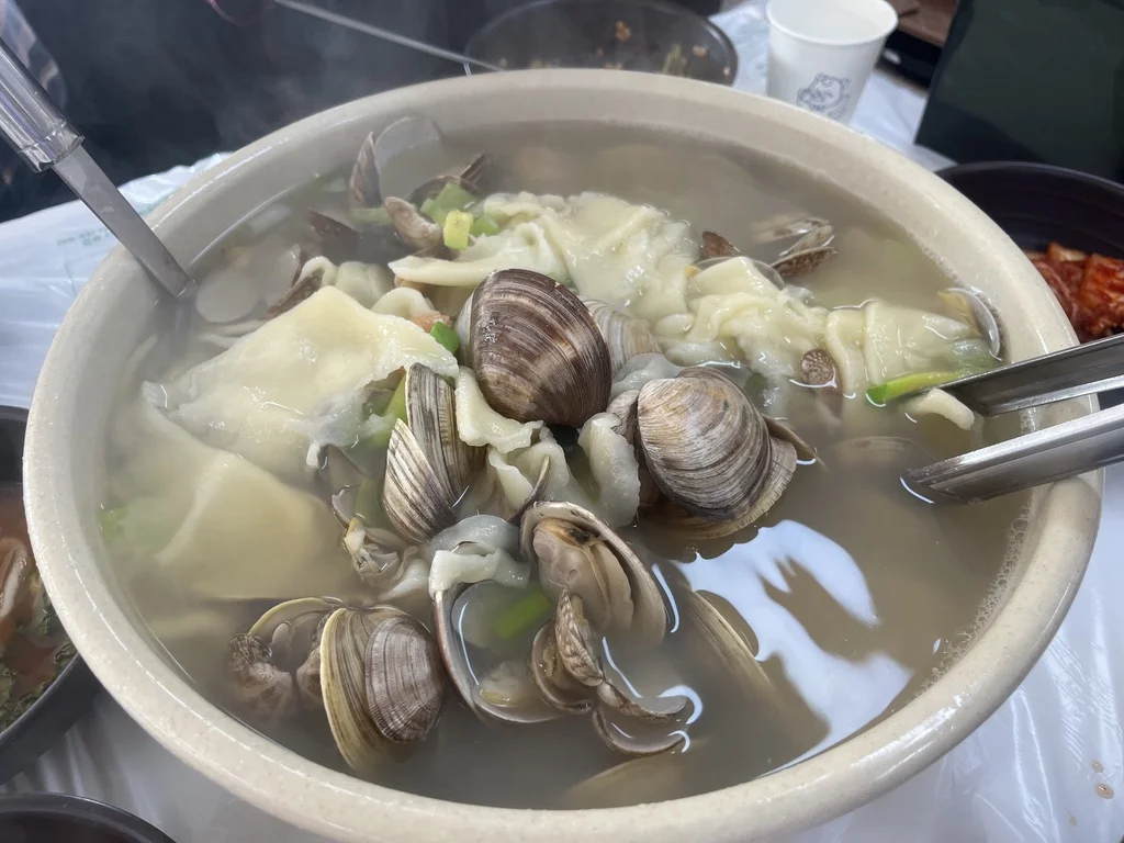 서천 서면 소문난칼국수 내돈내산: 춘장대·홍원항 근처 시원한 해물칼국수와 겉절이 김치 솔직 후기