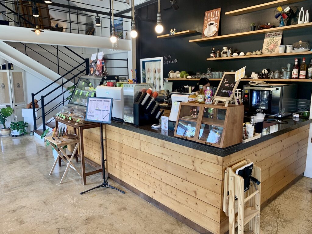 분위기 있는 카페 버디안 인테리어