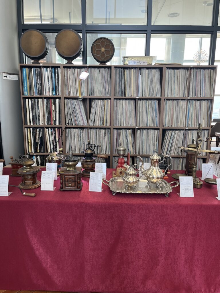 더클라우드 실내 분위기