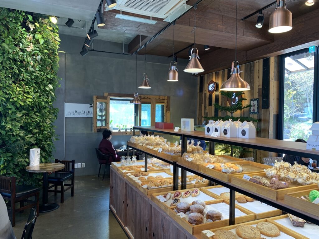 안산 카페 베이커리 더즌 빵 추천